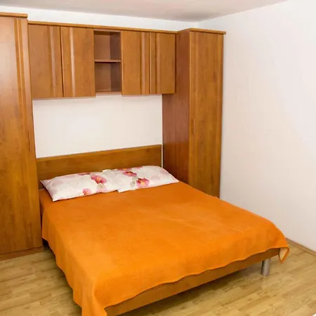 In 15349 Apartman